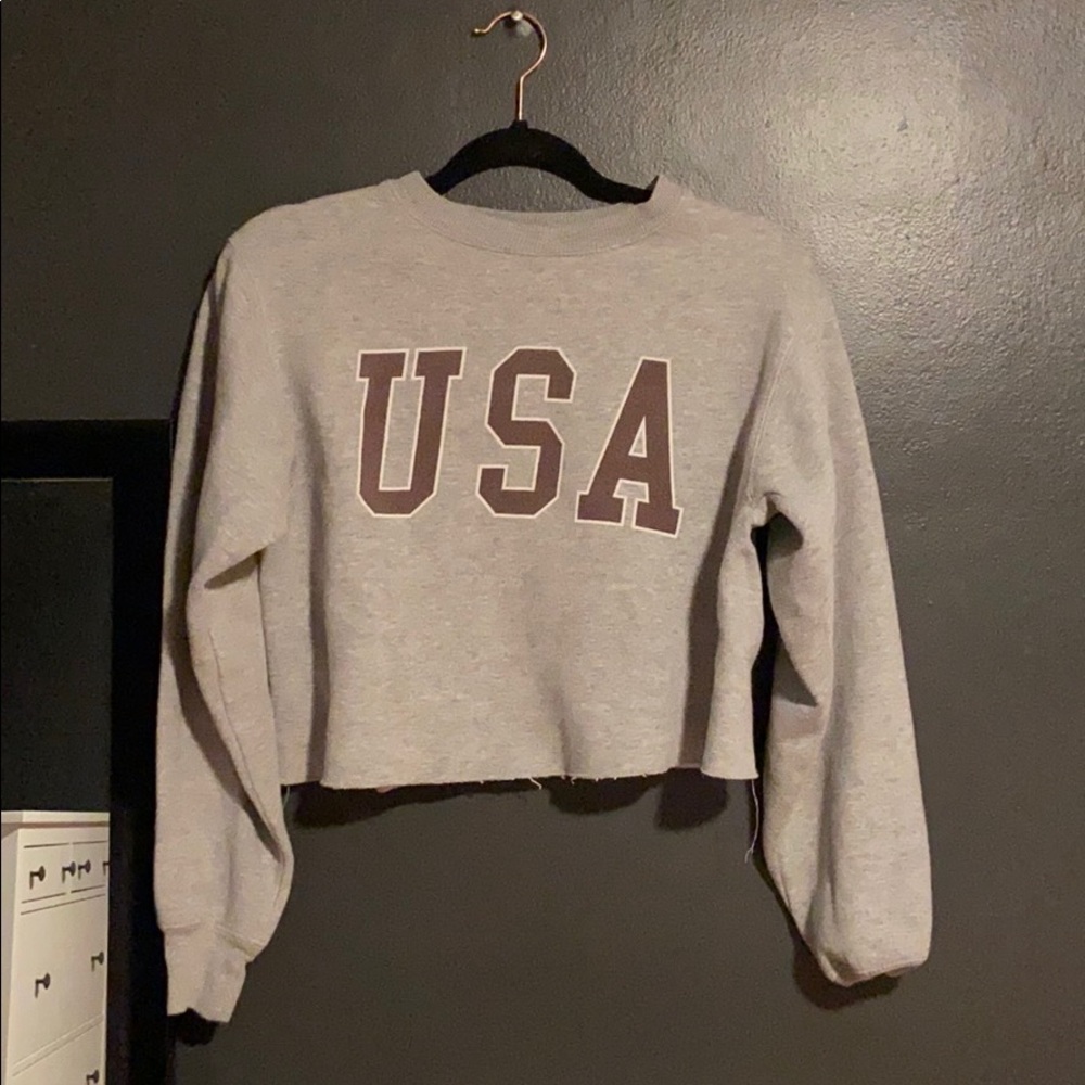 cropped sweatshirt